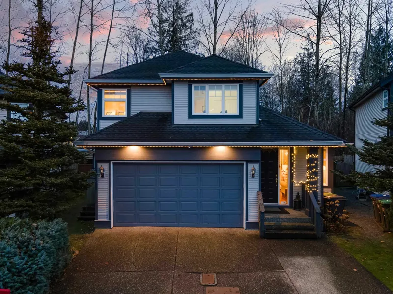 7450 147 STREET - photo 1 of 25