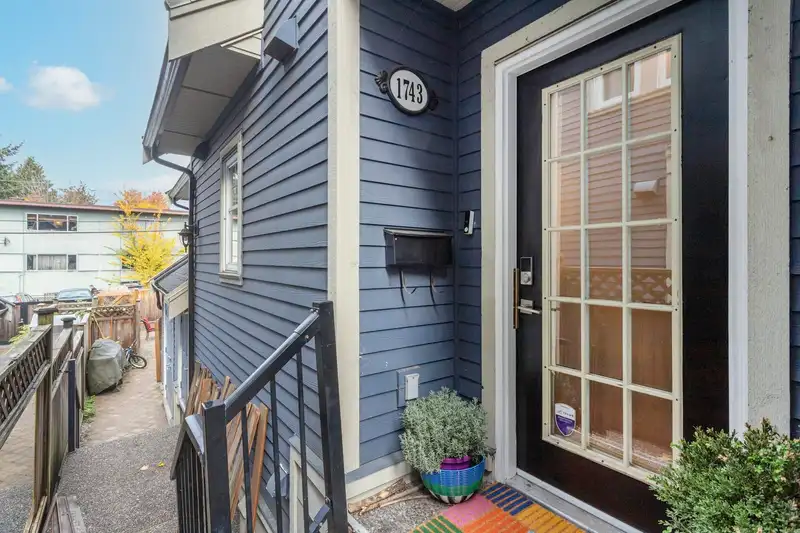 1743 FRANCES STREET - photo 2 of 40
