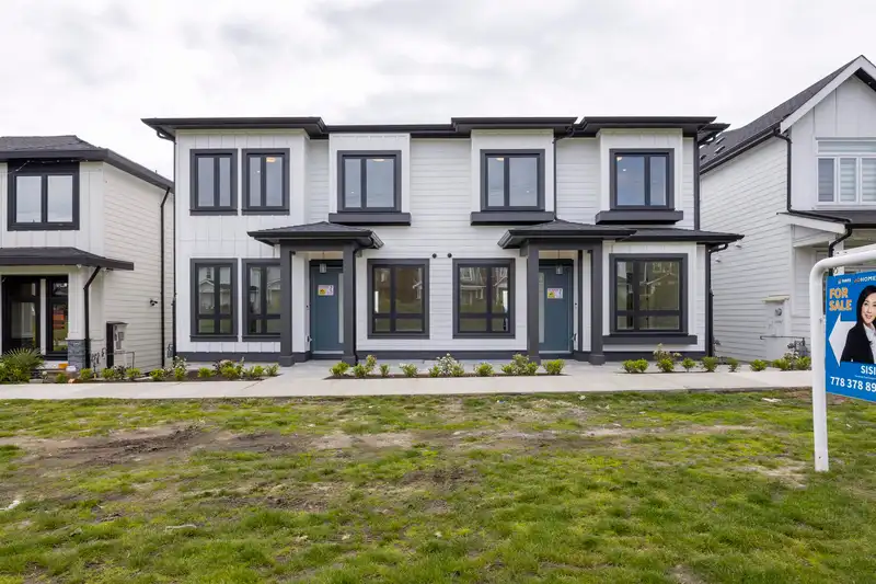 16730 16 AVENUE - photo 2 of 40