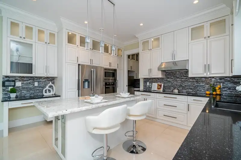 9820 GILHURST CRESCENT - photo 3 of 9