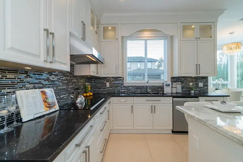 9820 GILHURST CRESCENT - photo 4 of 9