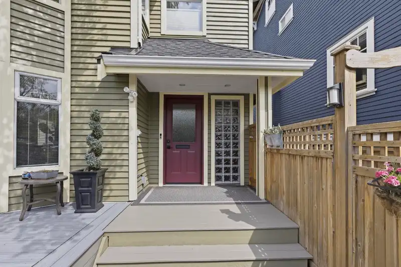 31 W 15TH AVENUE - photo 4 of 32