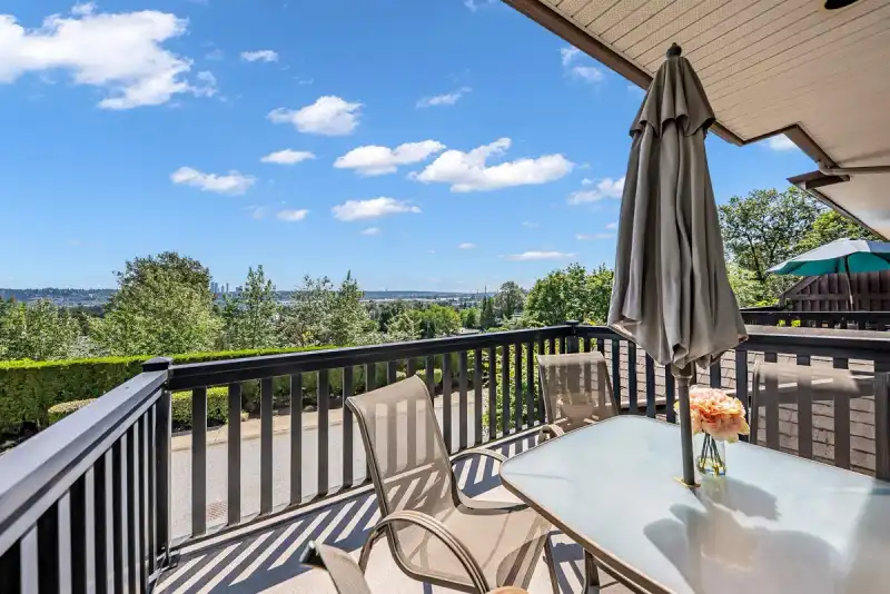 6 320 DECAIRE STREET - photo 1 of 25