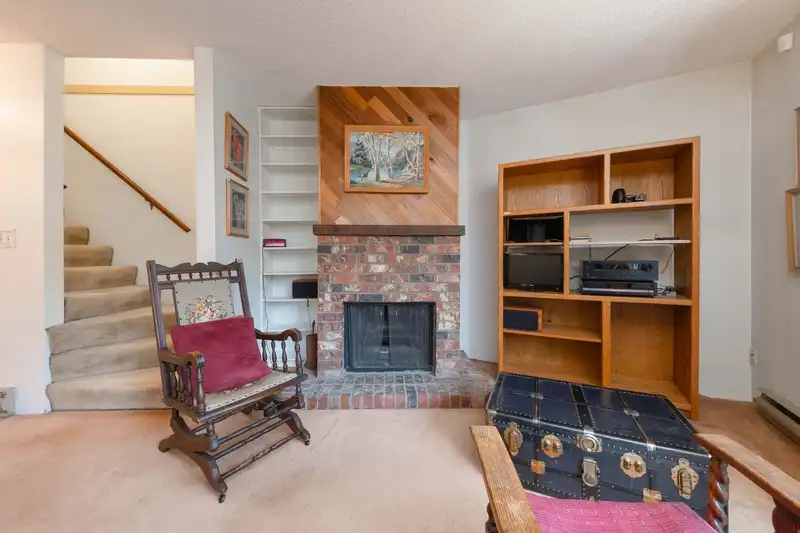 14 251 W 14TH STREET - photo 3 of 30