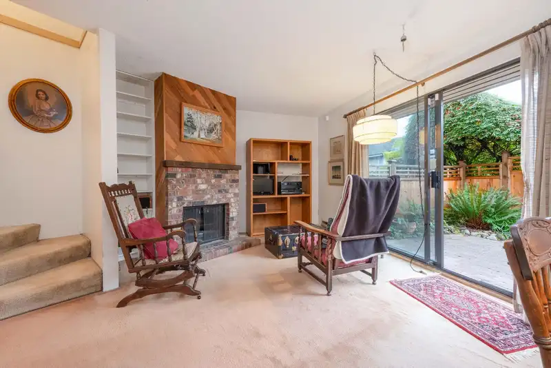 14 251 W 14TH STREET - photo 4 of 30