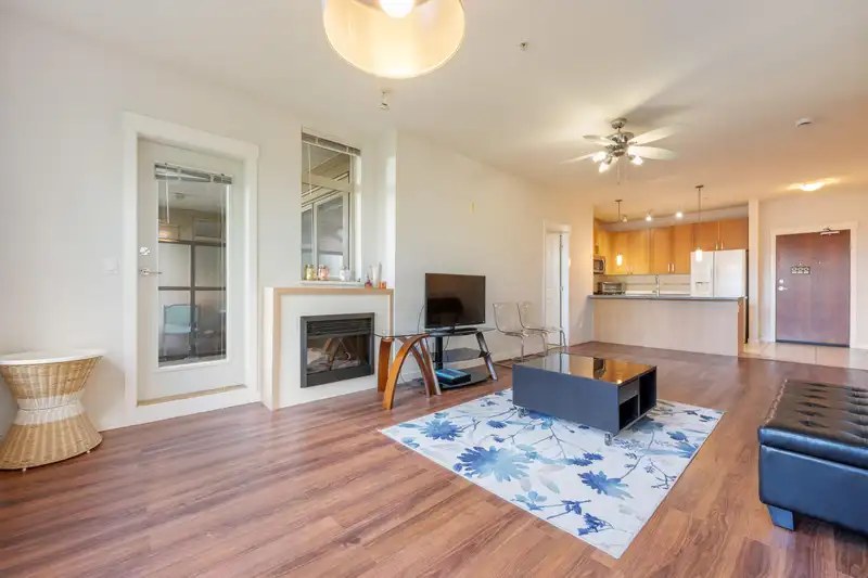 311 15918 26 AVENUE - photo 4 of 38