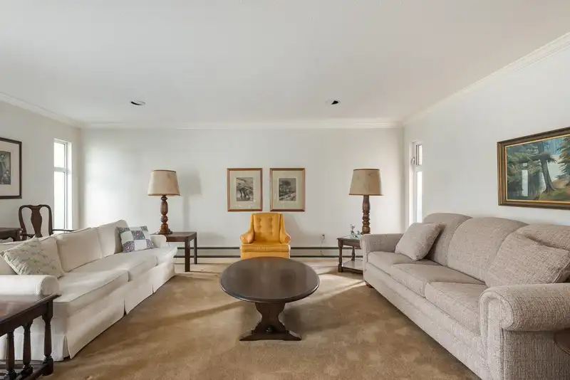 720 ROCHESTER AVENUE - photo 4 of 40