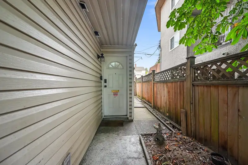 819 W 70TH AVENUE - photo 2 of 30