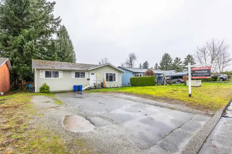 32774 BADGER AVENUE - photo 3 of 39