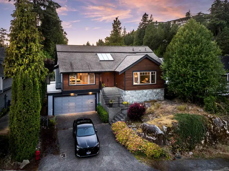 4786 MEADFEILD COURT - photo 1 of 40