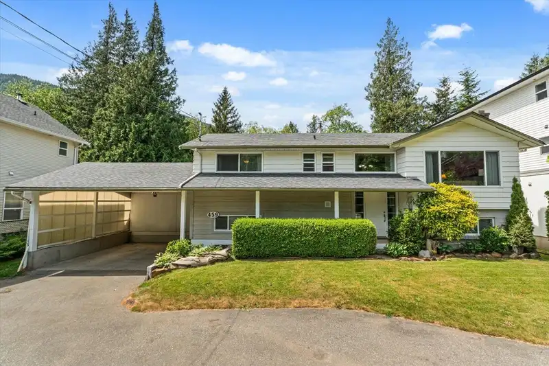 459 NAISMITH AVENUE - photo 2 of 40