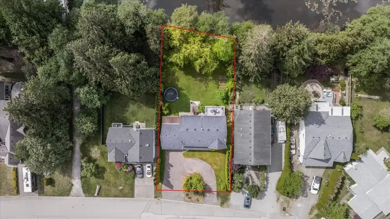 459 NAISMITH AVENUE - photo 3 of 40