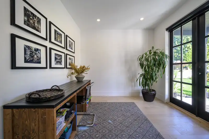 255 54A STREET - photo 4 of 40