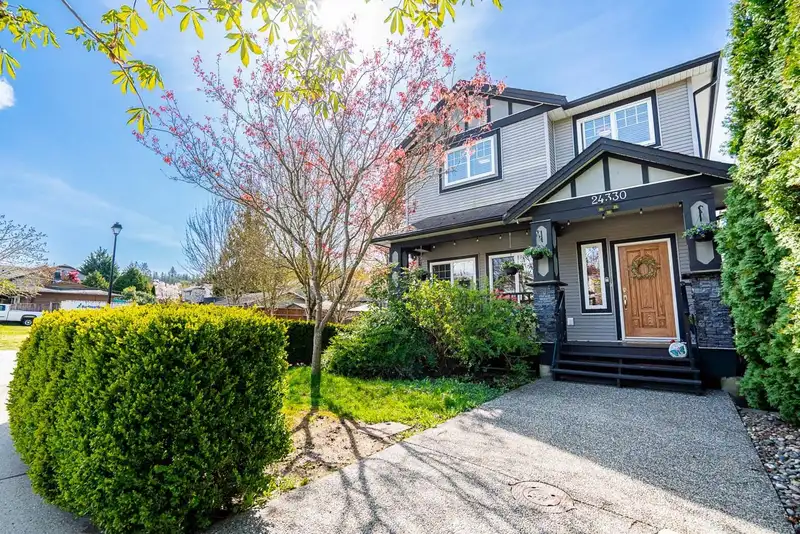 24330 102 AVENUE - photo 2 of 39