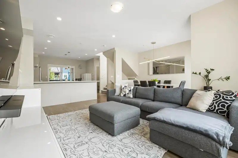 141 20498 82 AVENUE - photo 4 of 38