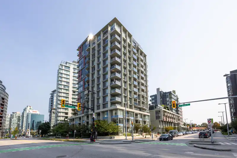 508 111 E 1ST AVENUE - photo 1 of 18