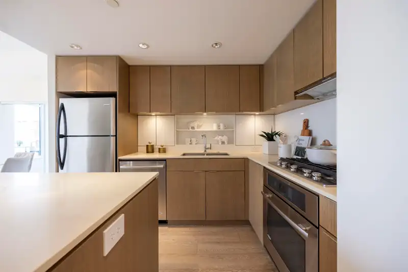 508 111 E 1ST AVENUE - photo 4 of 18