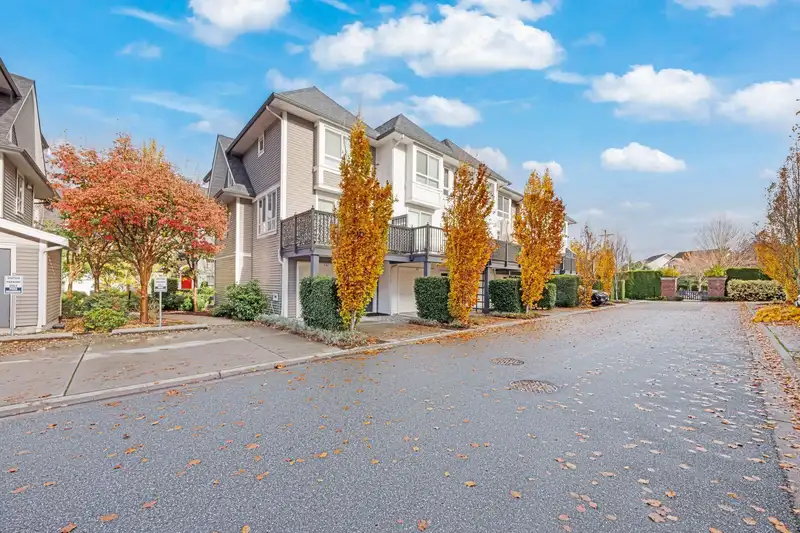 79 8438 207A STREET - photo 2 of 29
