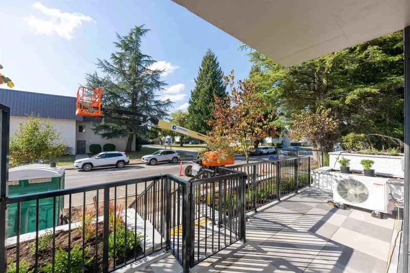 109 5398 207 STREET - photo 3 of 18