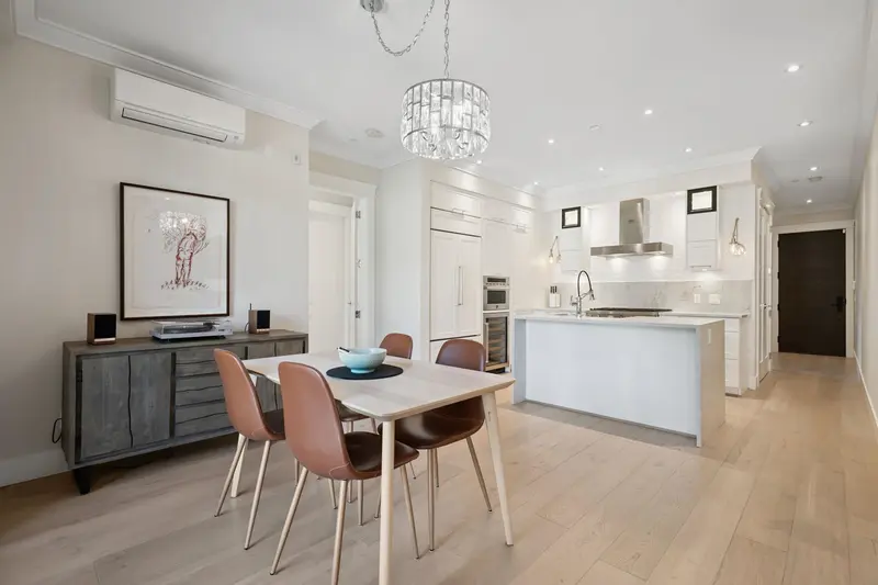 206 23189 FRANCIS AVENUE - photo 1 of 25