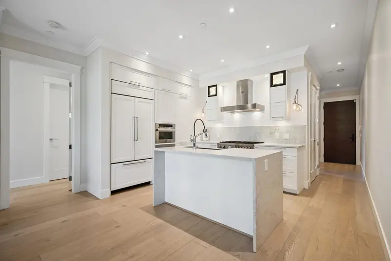 206 23189 FRANCIS AVENUE - photo 4 of 25