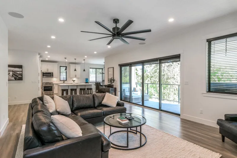 10080 MOUNTAINVIEW ROAD - photo 3 of 21