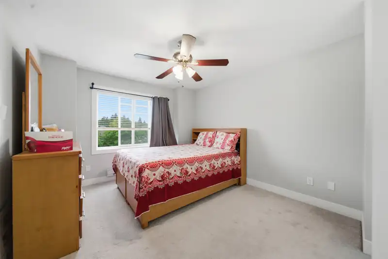 3 6388 140 STREET - photo 2 of 26