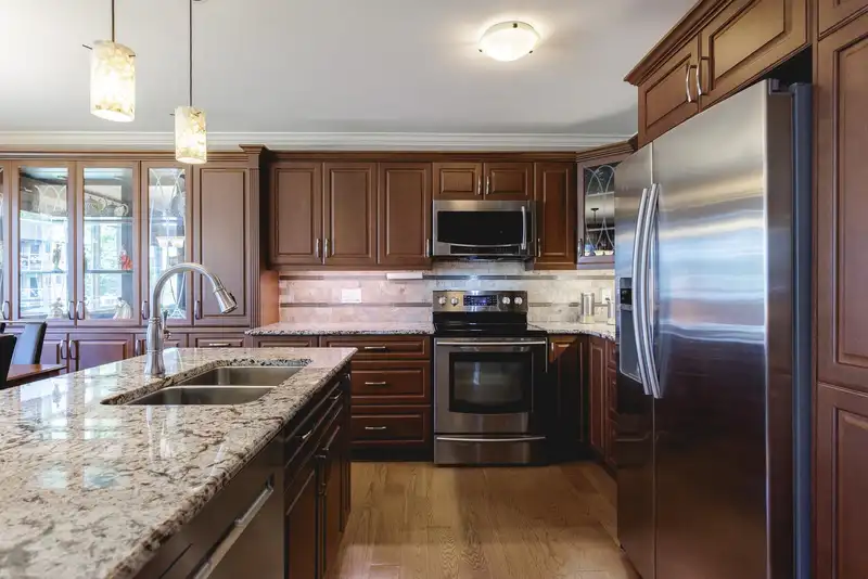 210 13959 16 AVENUE - photo 3 of 39
