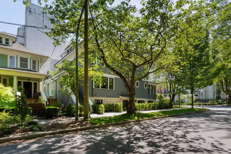 980 BIDWELL STREET - photo 3 of 40