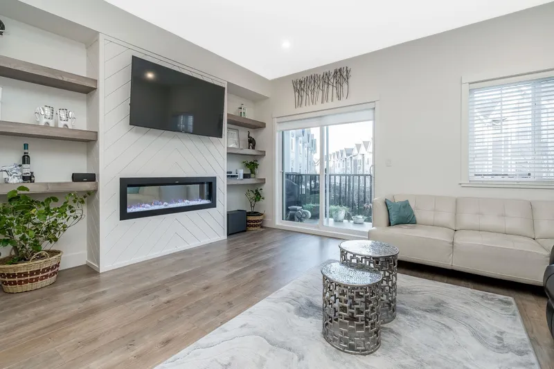 65 14541 WINTER CRESCENT - photo 1 of 25