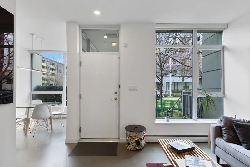 128 W 1ST AVENUE - photo 2 of 25