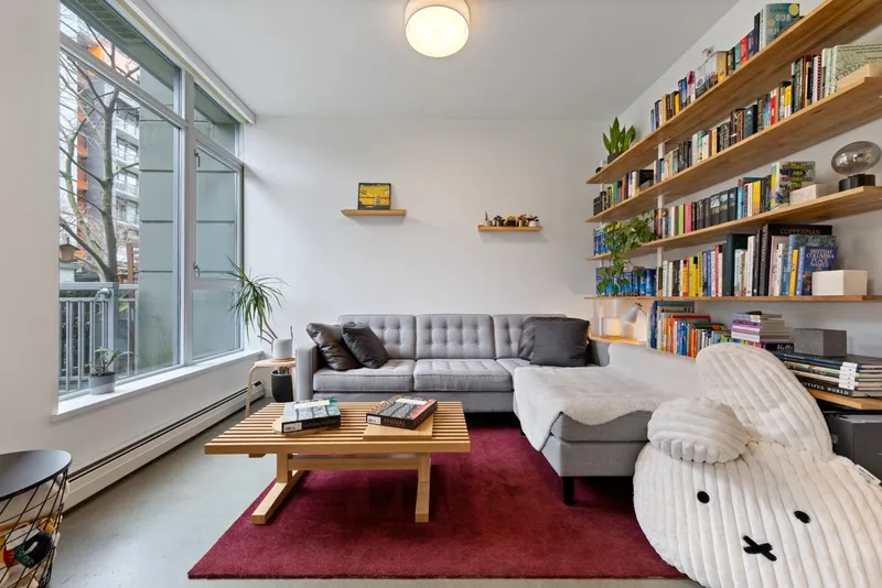 128 W 1ST AVENUE - photo 3 of 25