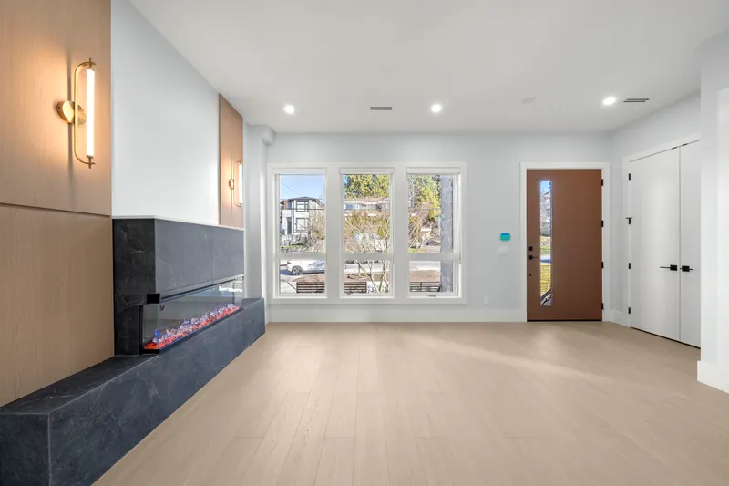 1 4558 PORTLAND STREET - photo 4 of 25