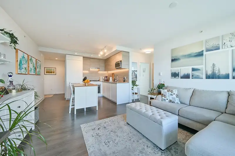1804 652 WHITING WAY - photo 2 of 35