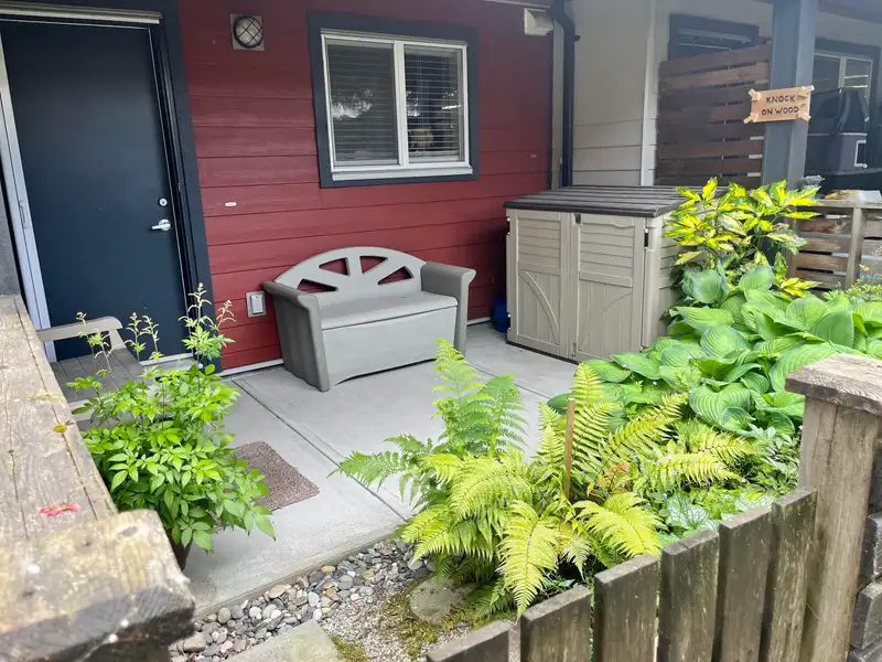 105 7533 GILLEY AVENUE - photo 2 of 2