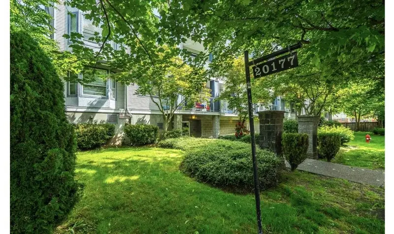 210 20177 54A AVENUE - photo 3 of 25