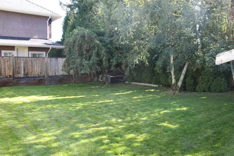 3680 ROYALMORE AVENUE - photo 3 of 5