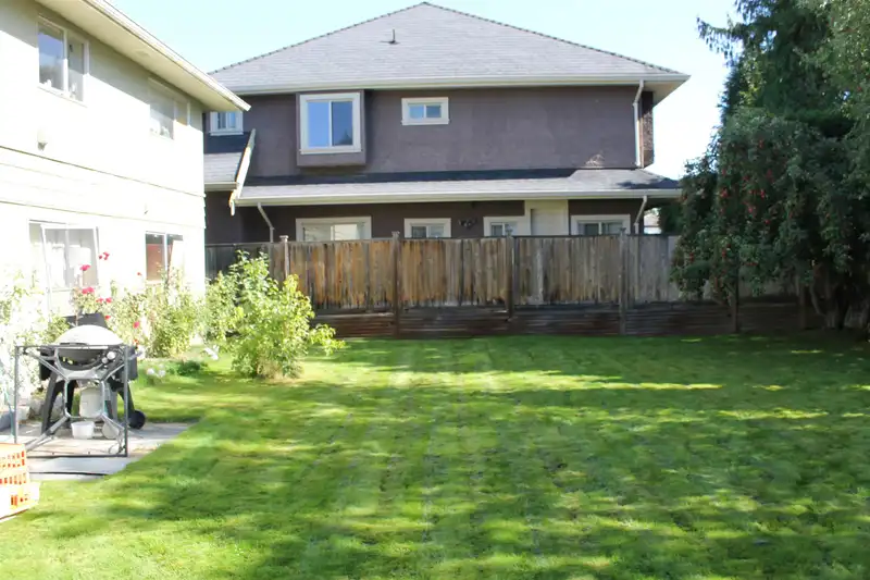 3680 ROYALMORE AVENUE - photo 4 of 5