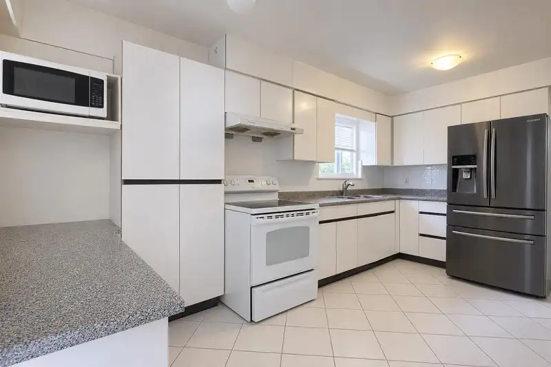 1743 E 49TH AVENUE - photo 3 of 26