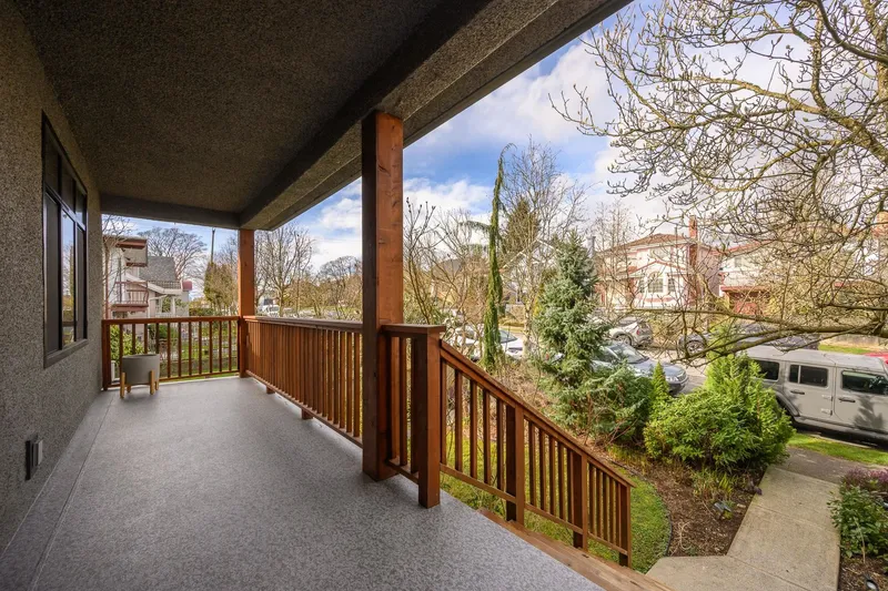 2834 E GEORGIA STREET - photo 2 of 25