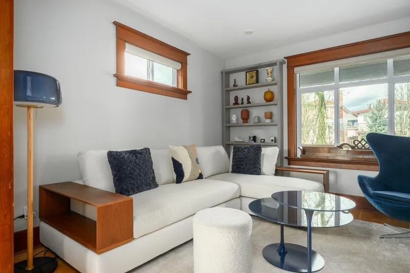 2834 E GEORGIA STREET - photo 4 of 25