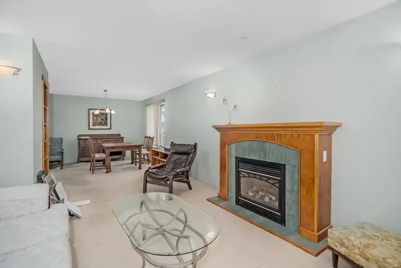 2464 E 19TH AVENUE - photo 4 of 18