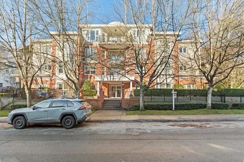 207 2253 WELCHER AVENUE - photo 1 of 25