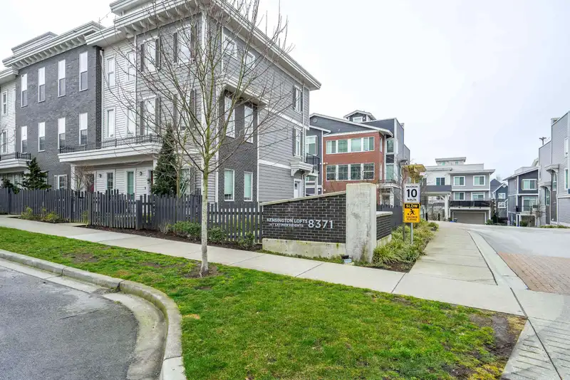7 8371 202B STREET - photo 2 of 40