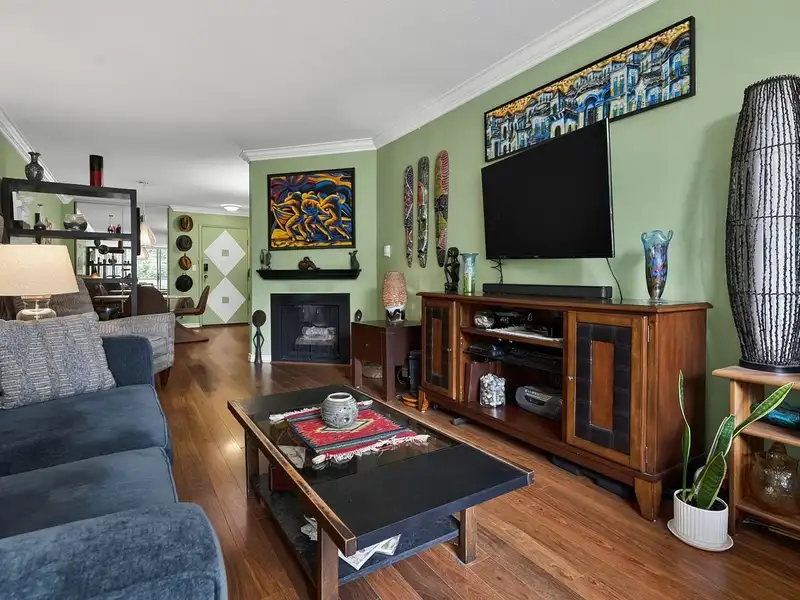 112 9151 NO 5 ROAD - photo 2 of 40