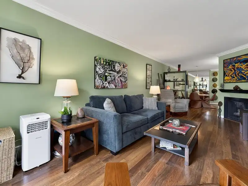 112 9151 NO 5 ROAD - photo 4 of 40