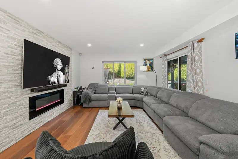 12501 76A AVENUE - photo 2 of 40