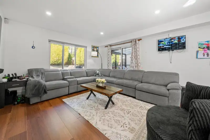 12501 76A AVENUE - photo 4 of 40