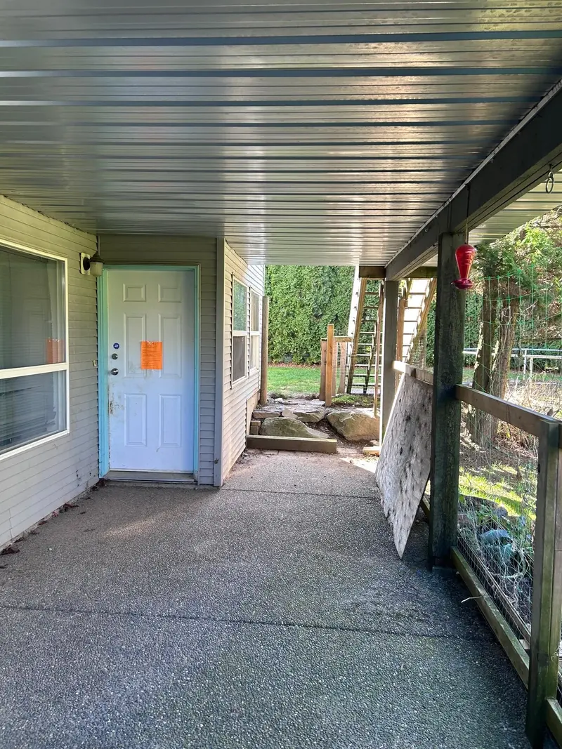 46326 VALLEYVIEW ROAD - photo 4 of 10