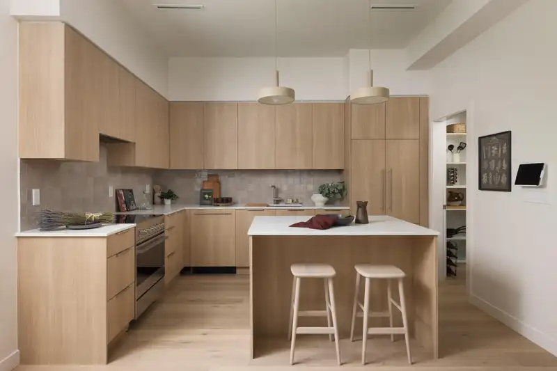 1 595 E 49TH AVENUE - photo 3 of 19